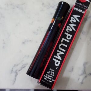 Buxom Paradise Found Lipstick - Vivid Red